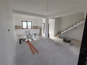 Duplex despartit prin camera tehnica - toate utilitatile- zona excelenta. - imagine 4