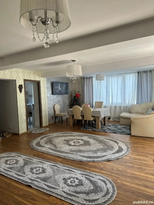 Casă-Vilă de vânzare  - imagine 2