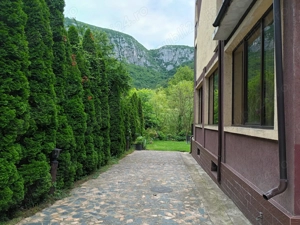 Se vinde pensiune in Herculane