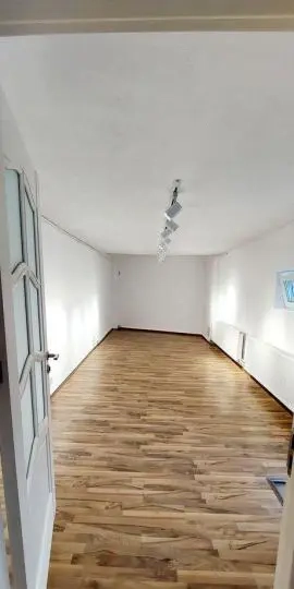 Vila P+1 zona Stefan cel Mare - Dacia - Eminescu - imagine 2