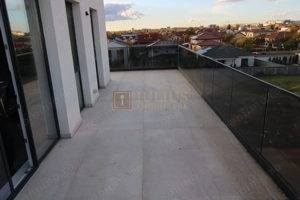 ideal pentru un cuplu, se afla la 3-5 min de centura TM, centrala proprie