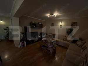 Casă spațioasă cu 2 corpuri , 300 mp– ideală pentru 2 familii – teren 776 mp - imagine 3