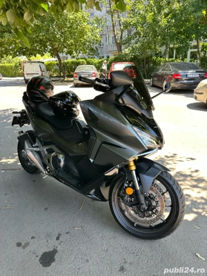 Vând Honda Fortza 750 - imagine 4