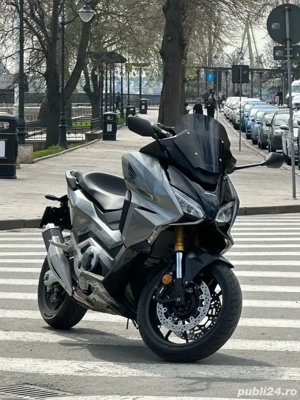 Vând Honda Fortza 750 - imagine 3