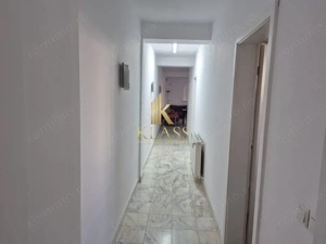 Apartament 5 Camere, 250mp, pretabi lpentru locuit cat si pentru alte activitati - imagine 14 Apartament 5 Camere, 250mp, pretabi lpentru locuit cat si pentru alte activitati - imagine 14