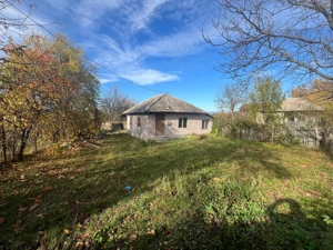 vand casa in Berbesti. - imagine 8