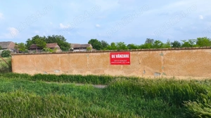 Loc de casa la Sanpetru Mare