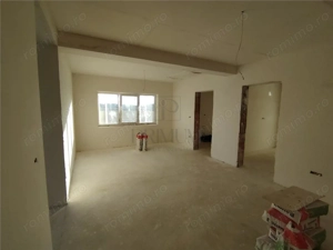 Duplex pe plan - 2 bai - canalizare - personalizare interioara - bucatarie inchisa - imagine 2