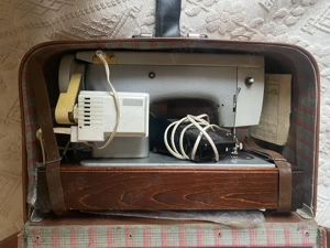 Masina de cusut YANKA cu geanta