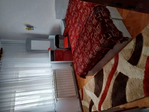 Închiriez apartament cu trei camere   - imagine 6