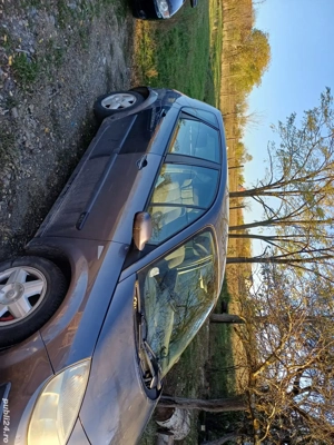 Vând Renault Megane Scenic 1.5 dCi (Diesel)   An 2006   800  - imagine 2