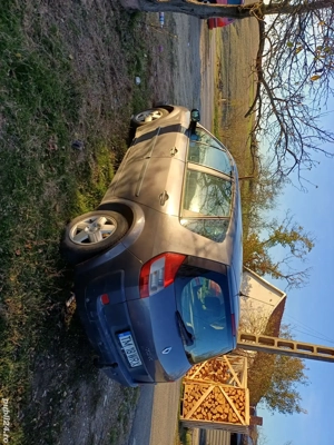 Vând Renault Megane Scenic 1.5 dCi (Diesel)   An 2006   800 