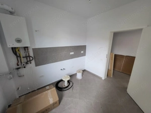 Bloc Nou-Braytim. Langa Hotel Arizona. Decomandat. Bucatarie inchisa