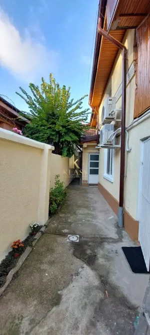 de inchiriat vila cu 6 camere  in Stefan cel Mare, centrala proprie, LP, curte