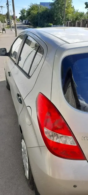 HYUNDAI I20, 5l 100km, 1.2  84CP, euro 5,benzina, 2012 - imagine 3