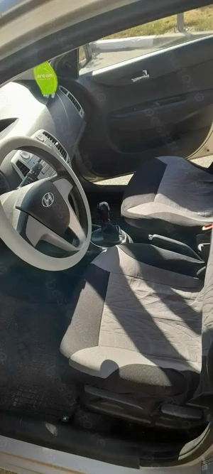 HYUNDAI I20, 5l 100km, 1.2  84CP, euro 5,benzina, 2012 - imagine 4