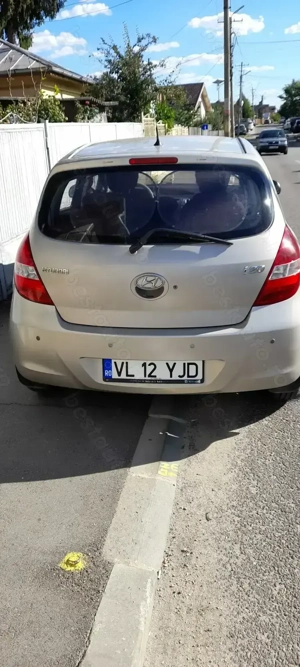 HYUNDAI I20, 5l 100km, 1.2  84CP, euro 5,benzina, 2012 - imagine 2