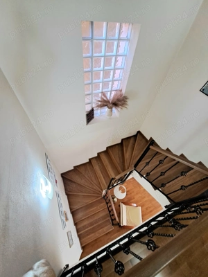 Casa spatioasa si luminoasa in zona centrala - imagine 6