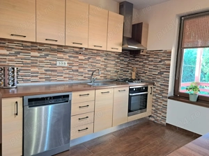 Casa spatioasa si luminoasa in zona centrala - imagine 8