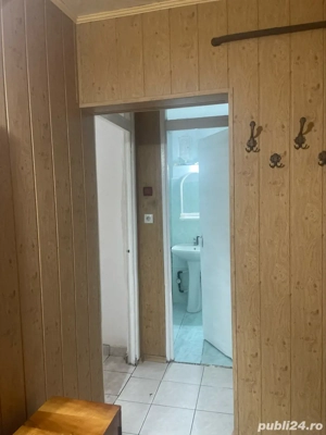 Inchiriez apartament , 2 camere , decomandat , Cotu Mic , bloc 13 , etaj 2 - imagine 5 Inchiriez apartament , 2 camere , decomandat , Cotu Mic , bloc 13 , etaj 2 - imagine 5