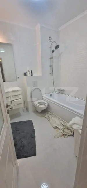 Apartament 3 camere, 2 băi, etaj intermediar, zona Eroilor, parcare inclusa  - imagine 6