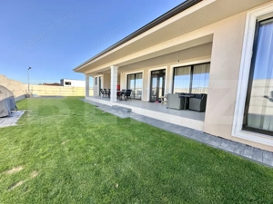 Casă superbă, pe un singur nivel, 284 mp, mobilată lux  - imagine 10