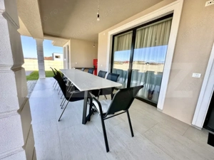 Casă superbă, pe un singur nivel, 284 mp, mobilată lux  - imagine 15