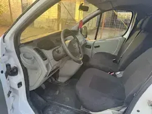Opel Vivaro ,9 locuri, diesel , 1900 euro , inmatriculat RO , ITP pana in 2026, Asigurare  - imagine 5