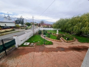 Casă cu 7 camere de vânzare in apropiere de Focsani - imagine 2