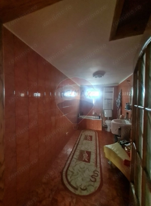 Casă cu 7 camere de vânzare in apropiere de Focsani - imagine 18