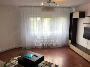 Apartament cu 3 camere, decomandat, centrala proprie, zona Soarelui - imagine 2