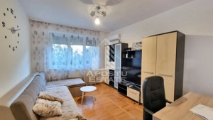 Apartament cu 2 camere, etaj 2, centrala proprie, Calea Lipovei
