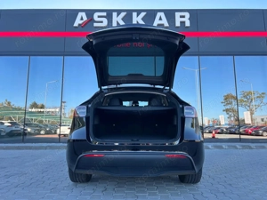 Tesla Model Y - imagine 8 Tesla Model Y - imagine 8