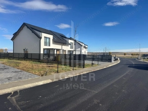 Casă Tip Duplex INDEPENDENTĂ ENERGETIC - Cartier NOU - imagine 3