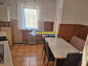 De Vanzare Apartament 2 camere decomandat Cetate etaj intermediar