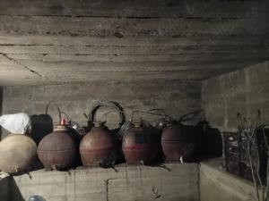 Vând vin roze și rosu - producție anul acesta 2025