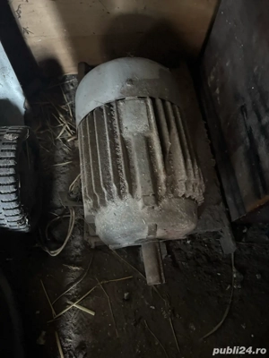 motor trifazic