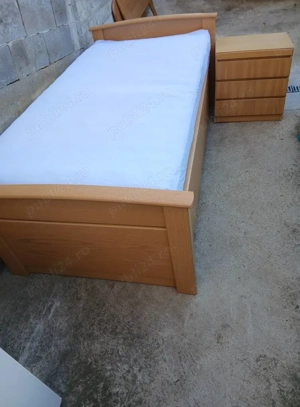 Pat complect cu noptiera si accesorii pentru o persoană 