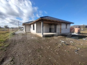 Casa cu 4 camere, 153 mp utili, teren 1000 mp extravilan, utilitati, zona Jelna - imagine 2