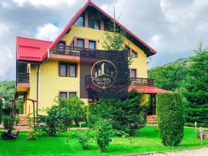 Vila la doar 1,8 km de Castelul Bran   investiție ideală pentru  reședință turistica.