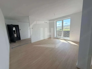 Apartament cu 2 camere si parcare in bloc 2025 - imagine 2