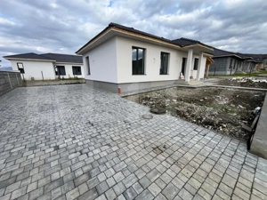 Casa individuala cu 5 ari teren, semifinisata, zona Aerodrom Unirea