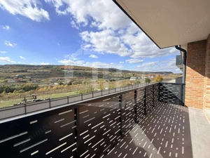 Apartament cu 2 camere si parcare in bloc 2025 - imagine 6