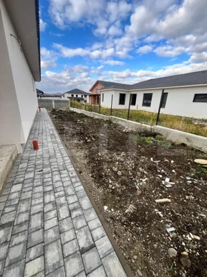 Casa individuala cu 5 ari teren, semifinisata, zona Aerodrom Unirea - imagine 5