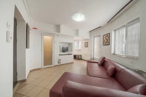 Unirii-Sfanta Vineri*Bloc 1990*Terasa 40 mp*Etaj 8/8* Mobilat si utilat modern