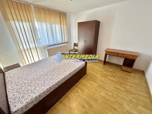 3 camere de inchiriat Bloc Nou Centru etaj 1 mobilat   - imagine 2