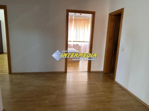 3 camere de inchiriat Bloc Nou Centru etaj 1 mobilat   - imagine 11