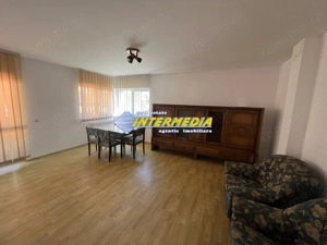 3 camere de inchiriat Bloc Nou Centru etaj 1 mobilat   - imagine 9