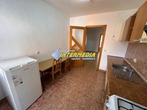 3 camere de inchiriat Bloc Nou Centru etaj 1 mobilat   - imagine 12