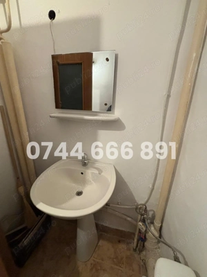 Apartament decomandat 3 camere, etaj 3, strada Maramures - imagine 8 Apartament decomandat 3 camere, etaj 3, strada Maramures - imagine 8